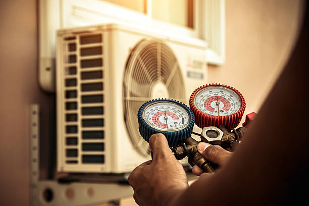 Professional Ac Installation technician working in Silverdale, PA